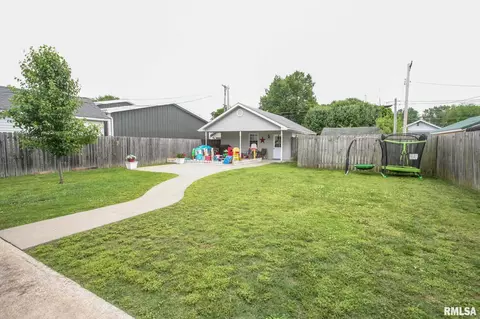207 Herbert Ave, Carmi, IL 62821 photo 10