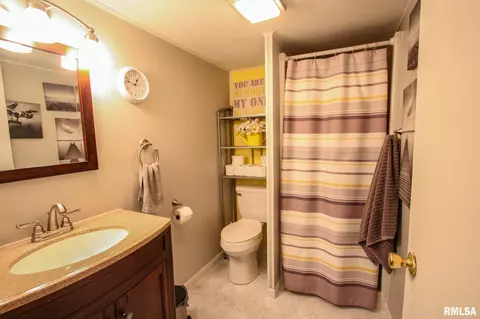 207 Herbert Ave, Carmi, IL 62821 photo 25