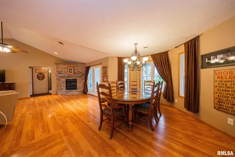 3016 Pine Ridge Dr, Herrin, IL 62948 photo 8