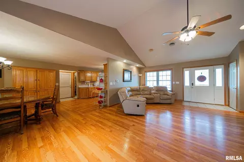 3016 Pine Ridge Dr, Herrin, IL 62948 photo 6