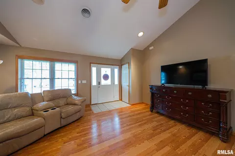 3016 Pine Ridge Dr, Herrin, IL 62948 photo 4