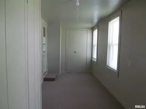 218 E South St, Dix, IL 62830 photo 29