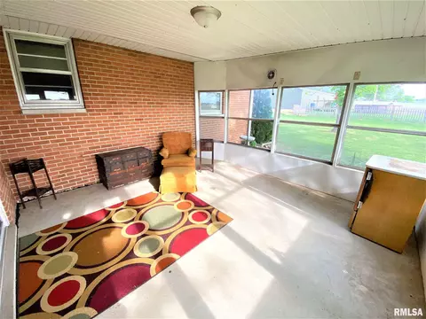 1735 N State Rd, Flora, IL 62839 photo 13