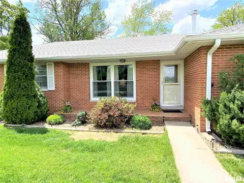 1735 N State Rd, Flora, IL 62839 photo 4