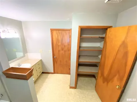 1735 N State Rd, Flora, IL 62839 photo 35