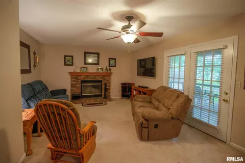 401 Jay Dr, Mount Vernon, IL 62864 photo 8