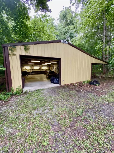 1108 E Carroll St, Herrin, IL 62948 photo 4