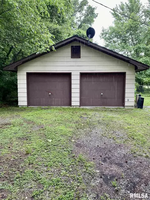1108 E Carroll St, Herrin, IL 62948 photo 8
