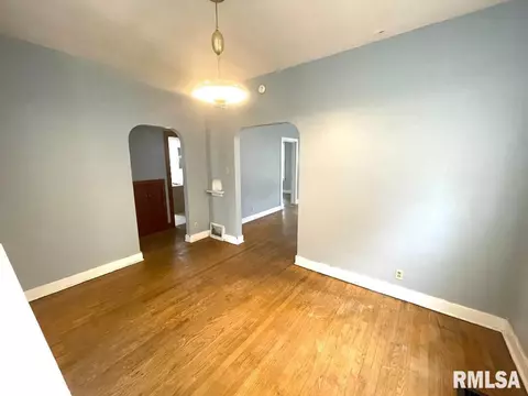 216 N Beech St, Centralia, IL 62801 photo 5