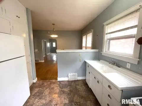 216 N Beech St, Centralia, IL 62801 photo 3