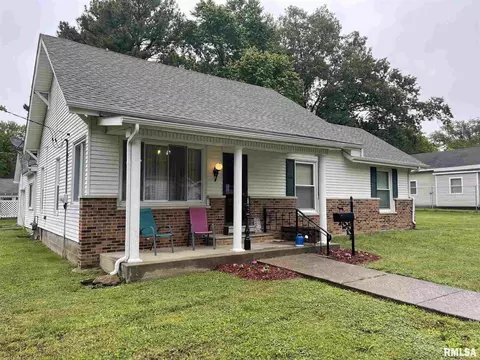 612 Basinger St, Eldorado, IL 62930 photo 1
