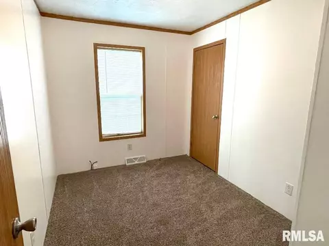 110 S Main St, Sandoval, IL 62882 photo 8