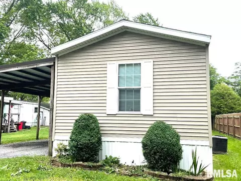 110 S Main St, Sandoval, IL 62882 photo 1