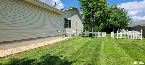 404 Emperor Ln, Herrin, IL 62948 photo 7