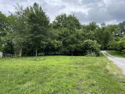 602 N State St, Christopher, IL 62822 photo 10