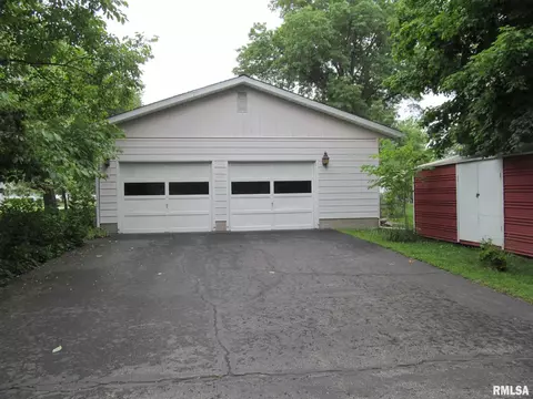 604 E Bryan St, Salem, IL 62881 photo 45