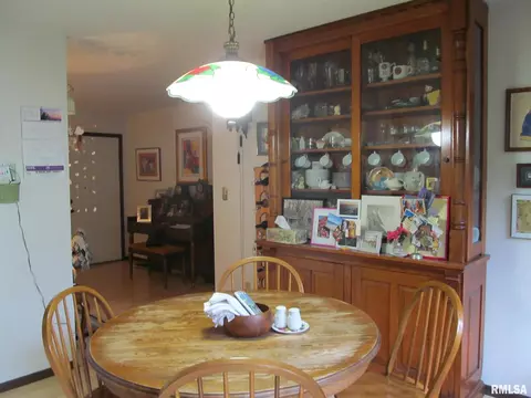 604 E Bryan St, Salem, IL 62881 photo 13