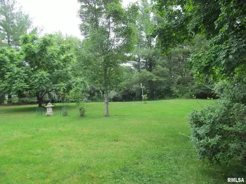 604 E Bryan St, Salem, IL 62881 photo 33