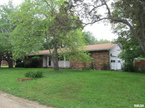 604 E Bryan St, Salem, IL 62881 photo 31