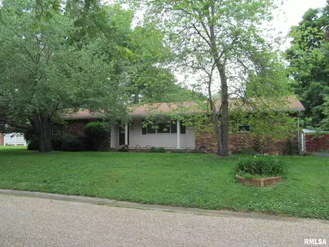 604 E Bryan St, Salem, IL 62881 photo 1