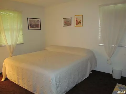 604 E Bryan St, Salem, IL 62881 photo 19