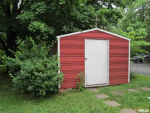 604 E Bryan St, Salem, IL 62881 photo 43