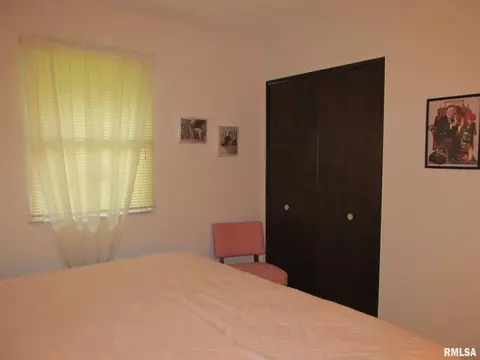 604 E Bryan St, Salem, IL 62881 photo 21