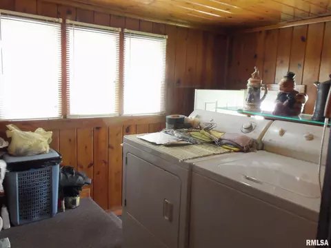 709 S Mulkey St, Christopher, IL 62822 photo 13
