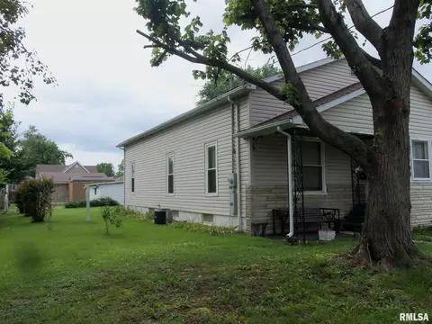 709 S Mulkey St, Christopher, IL 62822 photo 5