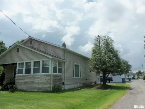 709 S Mulkey St, Christopher, IL 62822 photo 3