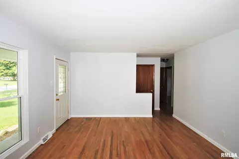 9 Candy Ln, Murphysboro, IL 62966 photo 8