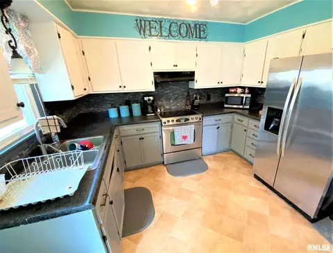 607 East Dr, Flora, IL 62839 photo 22