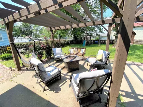 607 East Dr, Flora, IL 62839 photo 9