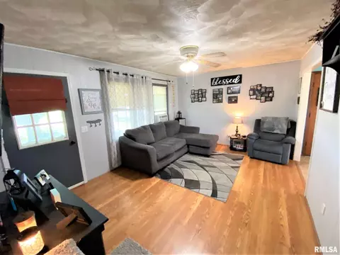 607 East Dr, Flora, IL 62839 photo 18