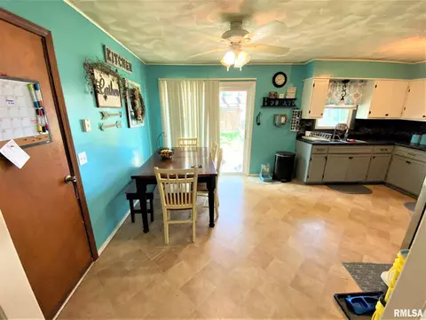 607 East Dr, Flora, IL 62839 photo 20