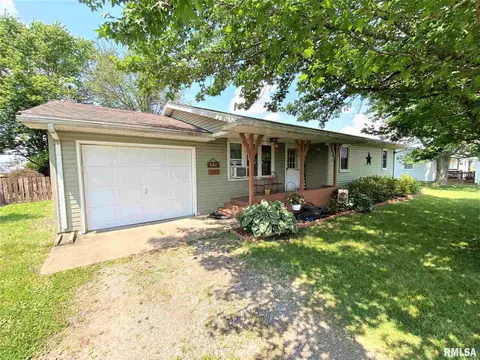 607 East Dr, Flora, IL 62839 photo 2