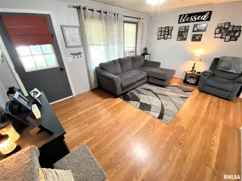 607 East Dr, Flora, IL 62839 photo 16