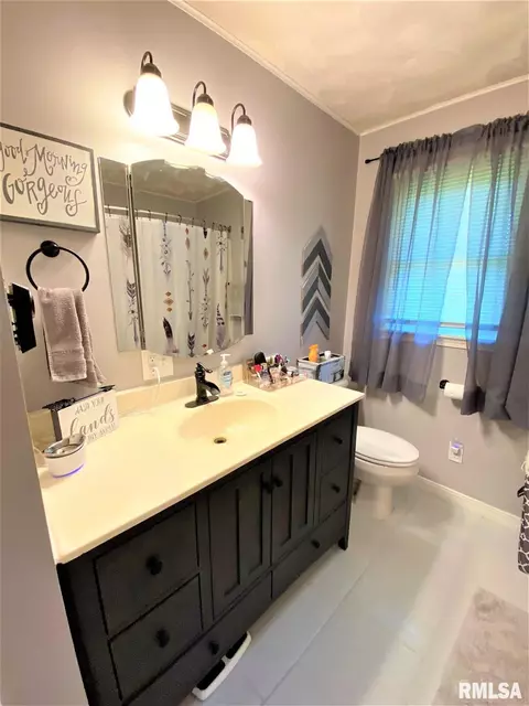 607 East Dr, Flora, IL 62839 photo 40