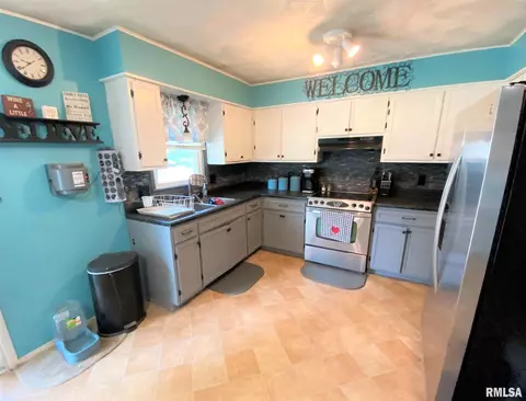607 East Dr, Flora, IL 62839 photo 26