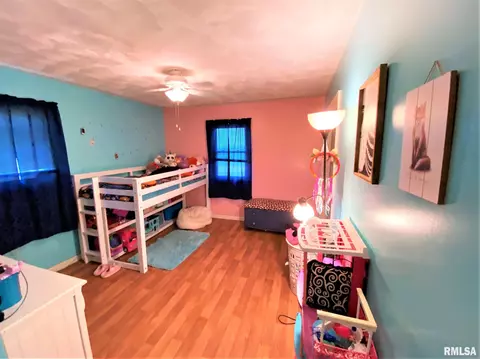 607 East Dr, Flora, IL 62839 photo 32