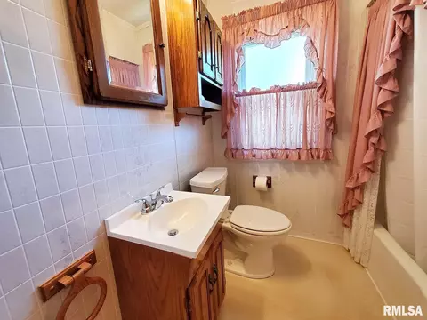 516 S Linden, Centralia, IL 62801 photo 24