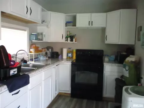 604 S 1st St, Benton, IL 62812 photo 30