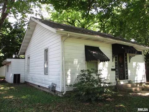 604 S 1st St, Benton, IL 62812 photo 25