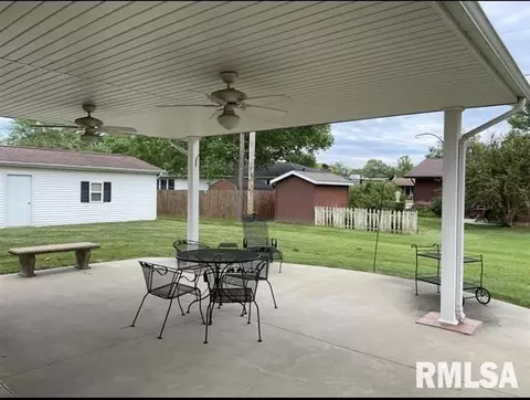 201 Golf Ln, Centralia, IL 62801 photo 8