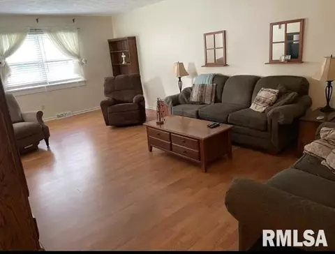 201 Golf Ln, Centralia, IL 62801 photo 12