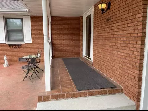201 Golf Ln, Centralia, IL 62801 photo 3