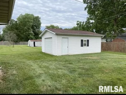 201 Golf Ln, Centralia, IL 62801 photo 9