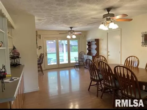 201 Golf Ln, Centralia, IL 62801 photo 15