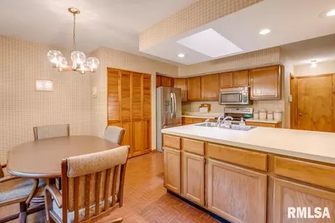 403 Jay Dr, Mount Vernon, IL 62864 photo 9
