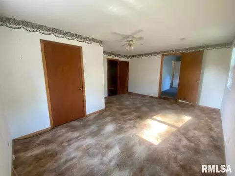 1300 Dean St, Centralia, IL 62801 photo 9